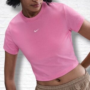NIKE The Nike Tee Slim Fit Bubblegum Pink Short Sleeve Crop Top Size L